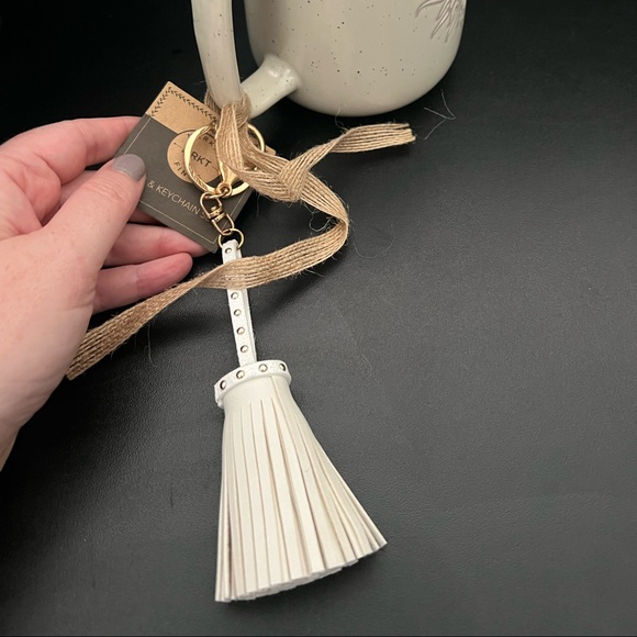 New starburst mug with tassel key chain - Picture 4 of 4